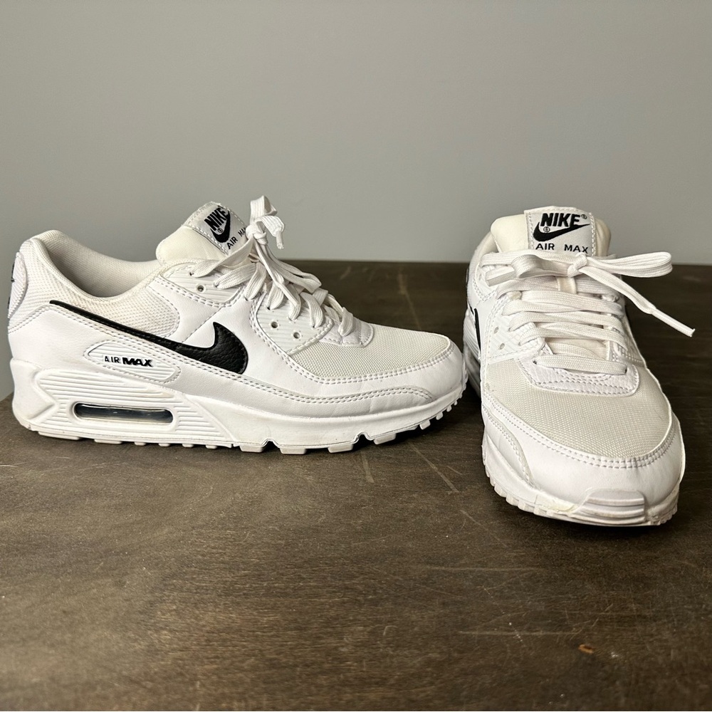 Nike Women’s Air Max 90